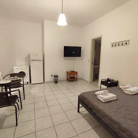 Apartment Art - Kitchen & Washing Machine Included *